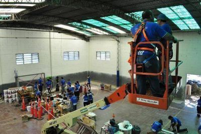 Trabajadores de Tenaris en una importante acci�n solidaria