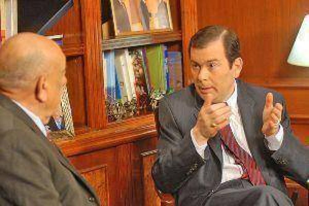 Con la polic�a acuartelada, crecen los saqueos a s�per y comercios de C�rdoba