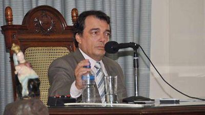 "La gobernadora electa me pidi� que forme parte de su equipo"
