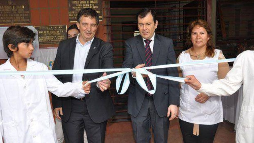 Inauguran obras de refacci�n en la escuela de Cha�ar Pozo