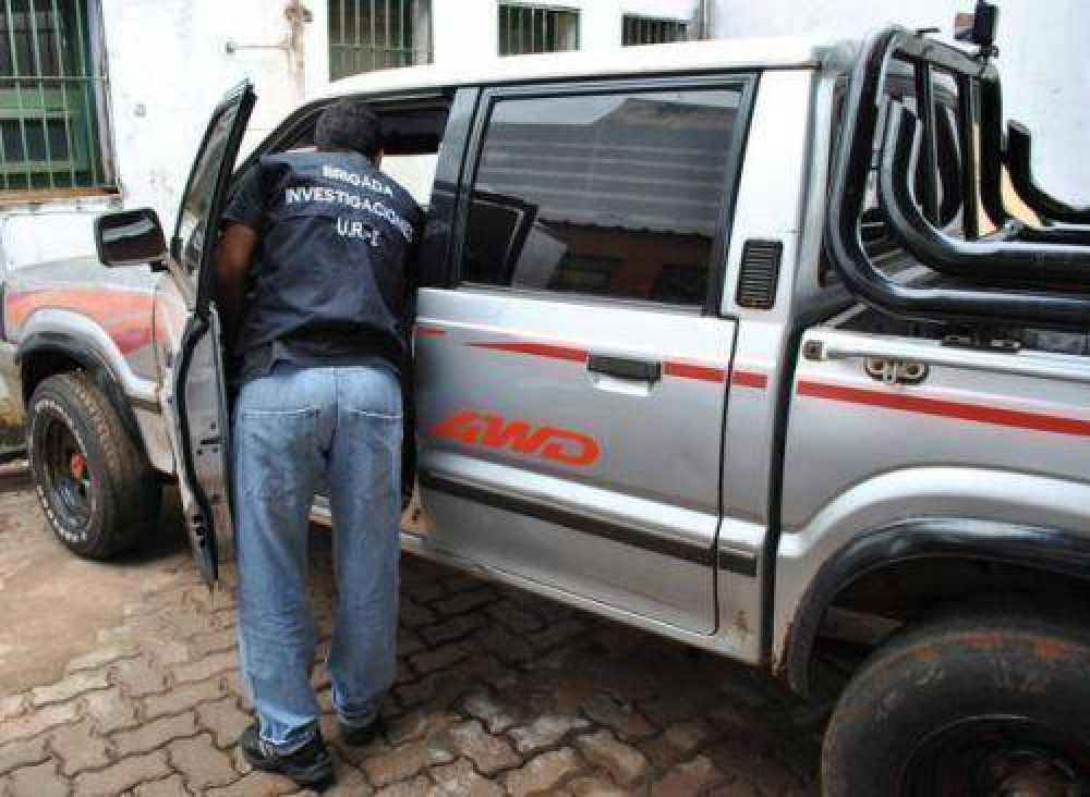 Secuestran un auto de alta gama robado y una camioneta adulterada