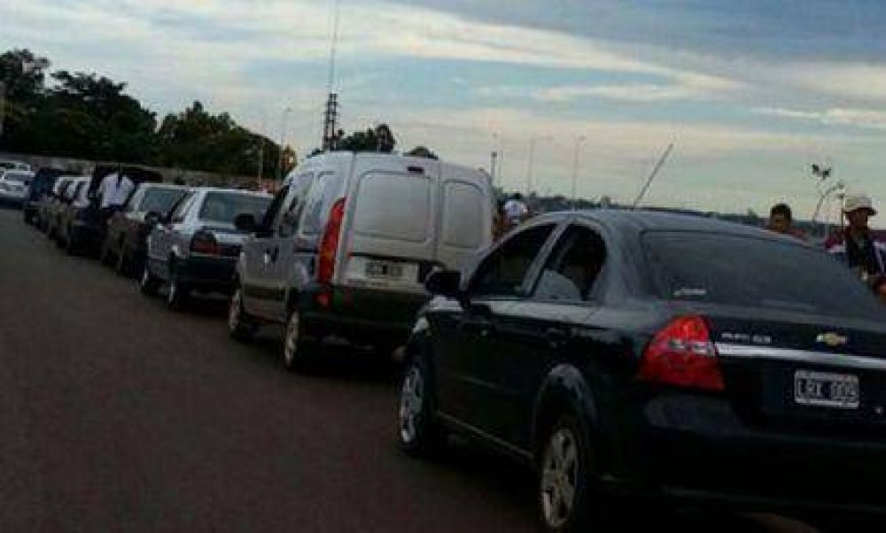 Comerciantes levantaron el corte del puente San Roque Gonz�lez