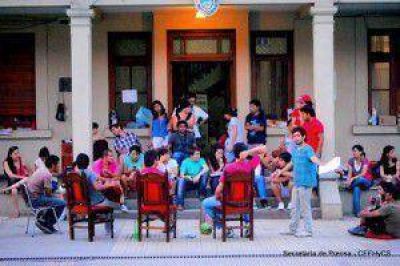 Contin�a la toma en el Rectorado de la UNJU y autoridades universitarias elevaron propuesta a los estudiantes