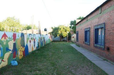 En un jard�n maternal, a un chico de 4 a�os le pusieron un pa�al de castigo
