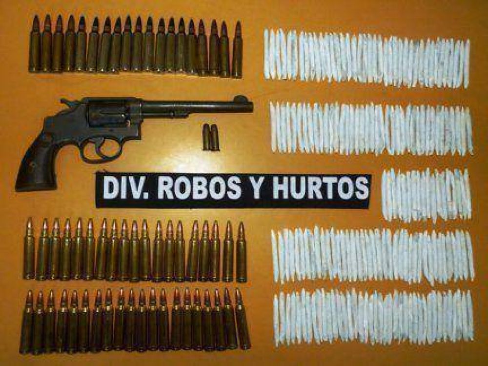 Secuestraron 200 �porros� cerca de una casa en la que se comercializan estupefacientes 