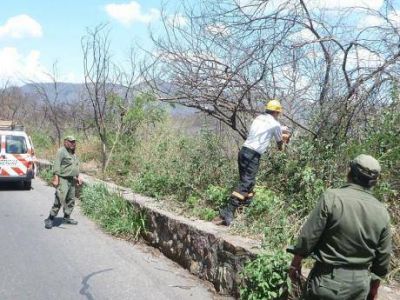 Se efectuaron tareas de limpieza en la ruta de acceso del cerro San Bernardo
