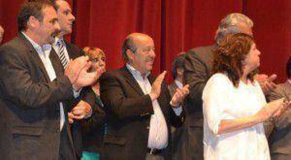 INCORPORAN LA MATERIA �EDUCACI�N POR LA PAZ� EN ESCUELAS BONAERENSES, ENTRE ELLAS LAS DE MAR CHIQUITA