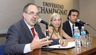 Patricia S�enz: "La violencia laboral es abuso de poder"