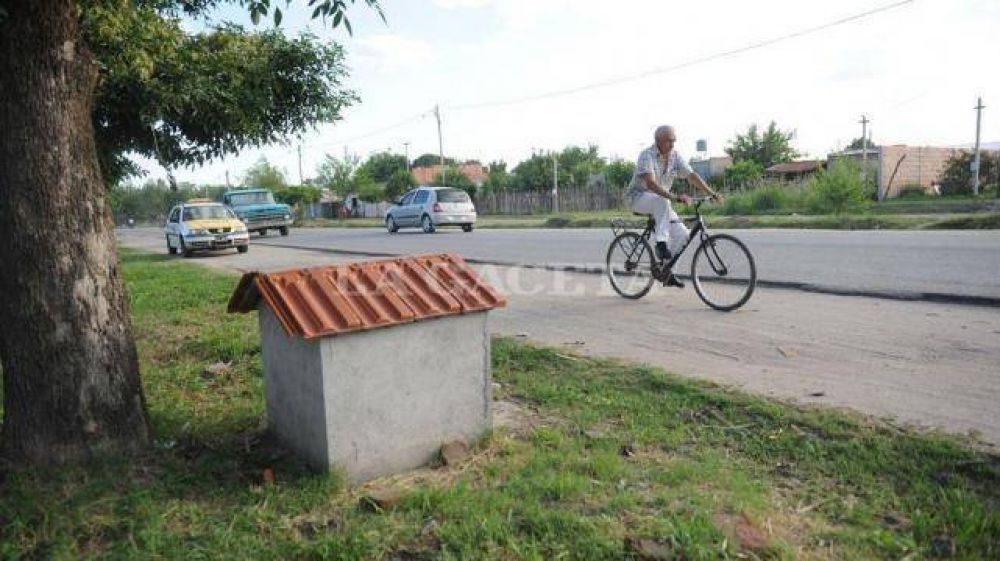 El ingreso a la ciudad es un camino salpicado de historias dolorosas