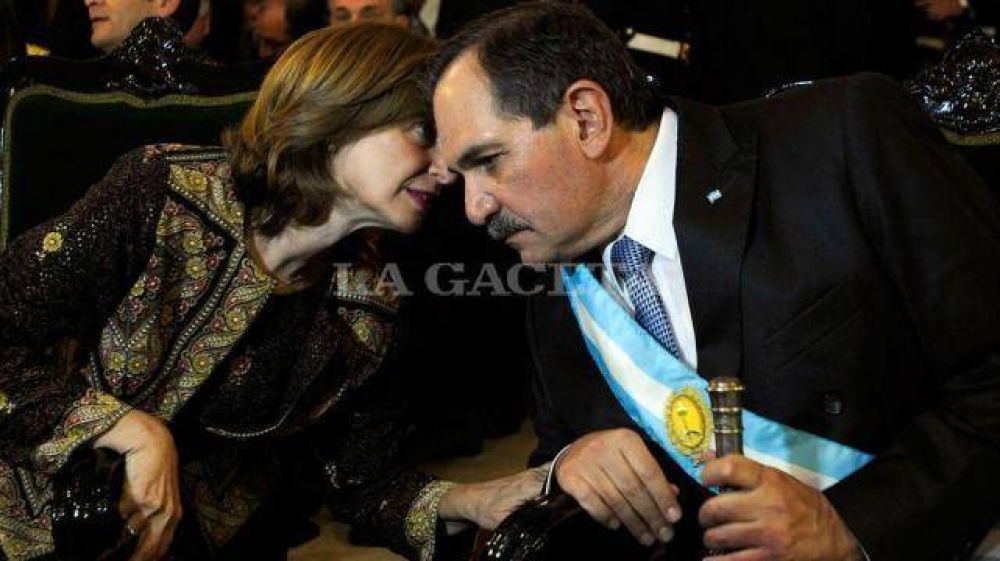 "Betty hace un gran trabajo en la Naci�n", elogi� Alperovich