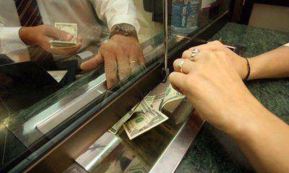 Cepo cambiario: enojo y desconcierto en Mendoza por el recargo del 35% a compras en el exterior