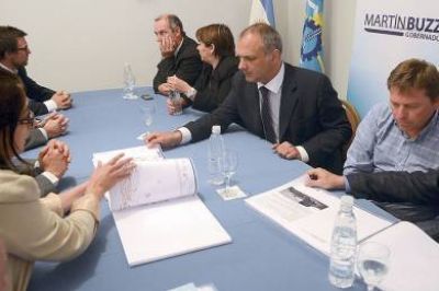 Firman convenio para realizar proyectos de los nuevos hospitales de Trelew y Comodoro