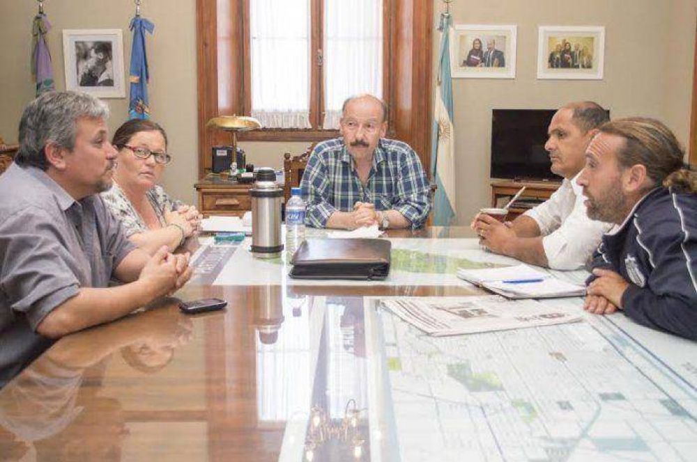 El Gobierno Municipal planea impulsar el hockey en los barrios