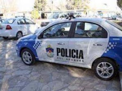 Demoraron a un sujeto que intentaba vender d�lares truchos