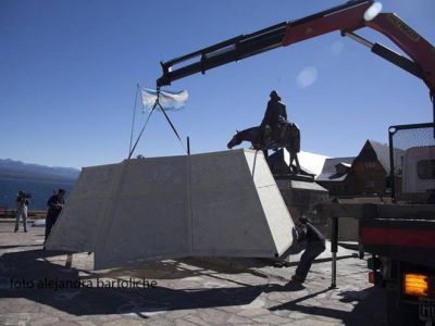 Comenz� el armado del �rbol en el Centro C�vico