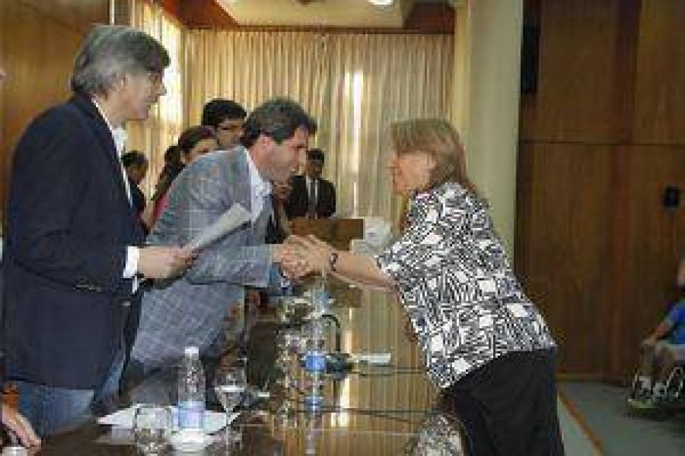 Entregaron beneficios a personas con discapacidades