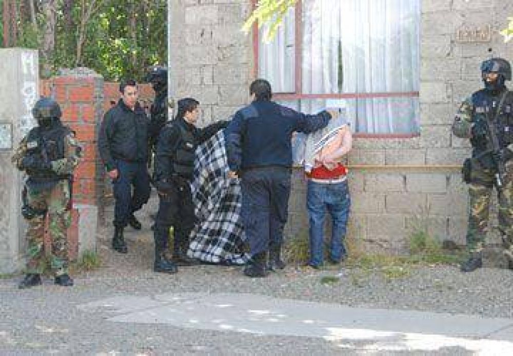 Detienen a sujeto por propinar a otro una golpiza