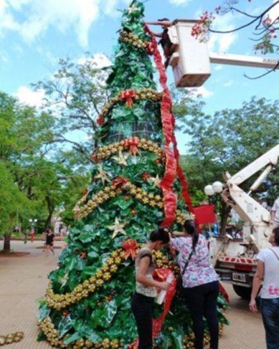 El esp�ritu navide�o lleg� a la Plaza 9 de Julio y copa los distintos barrios