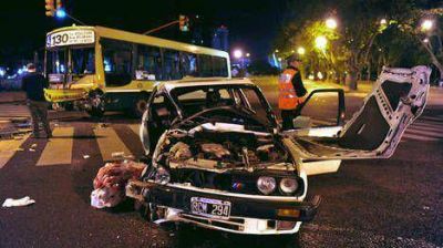 Violento choque entre un auto y un colectivo: seis heridos