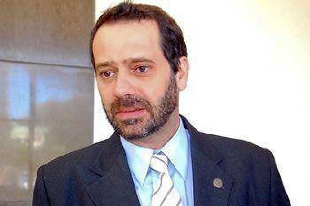 PANIZZI : TIENEN UNA ACTITUD SERVIL Y OBSECUENTE AL GOBERNADOR Y ME DA VERG�ENZA