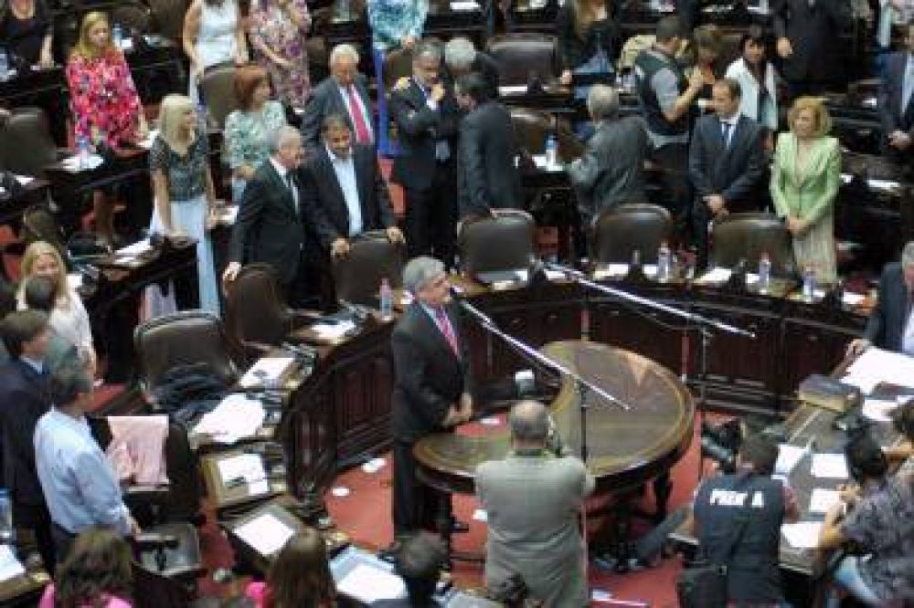 Asumi� Das Neves en Diputados y fue designado presidente del interbloque