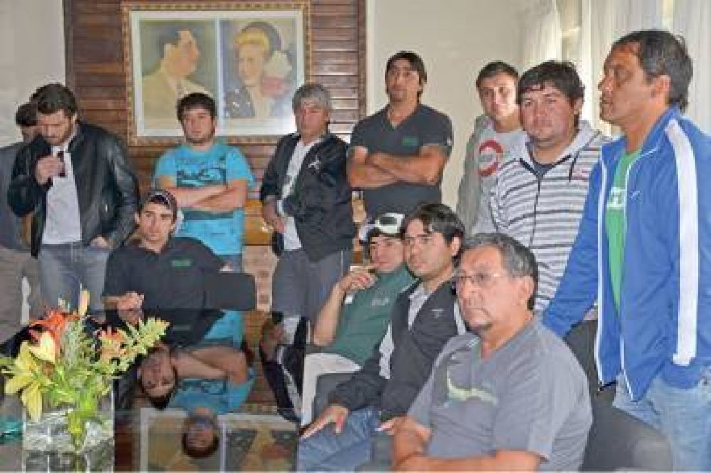 Camioneros, en estado de alerta y movilizaci�n por despidos en una empresa