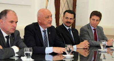 Reuni�n de Antonio Bonfatti con Intendentes del PJ