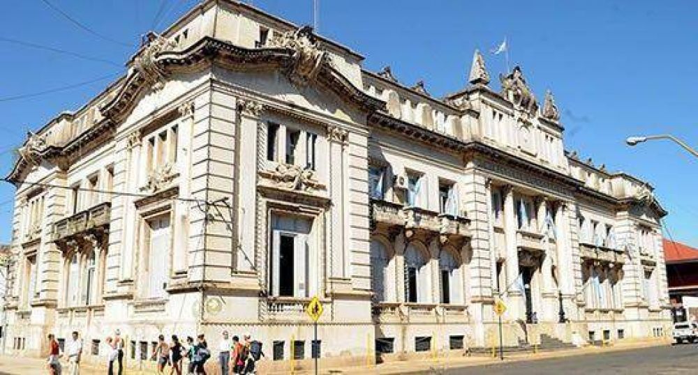 Anuncios salariales para la Polic�a