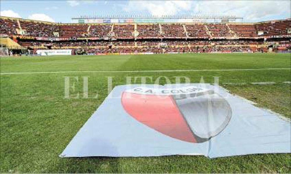 Todos se mueven en Col�n buscando dinero