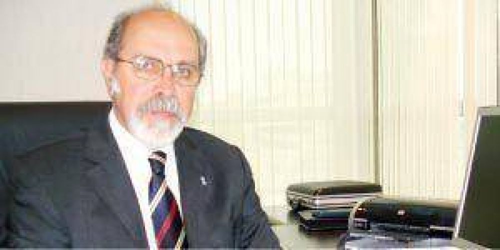 Ib��ez garantiz� el pago de sueldos y Aguinaldos