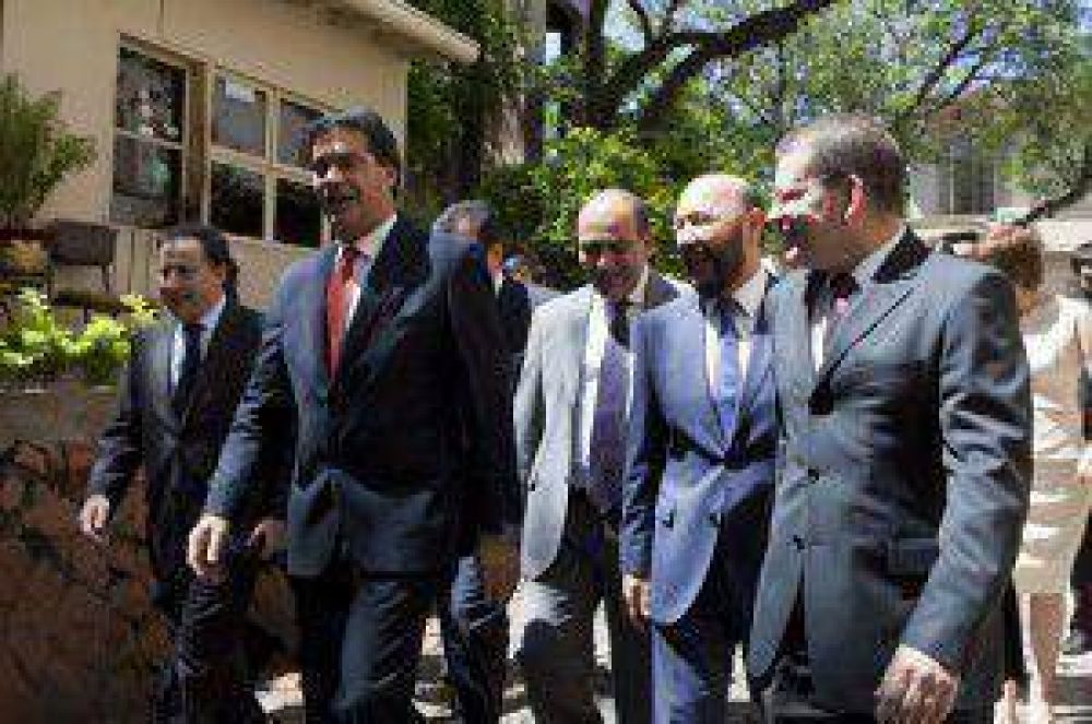 Insfr�n estuvo con Capitanich en la reuni�n con el presidente Cartes