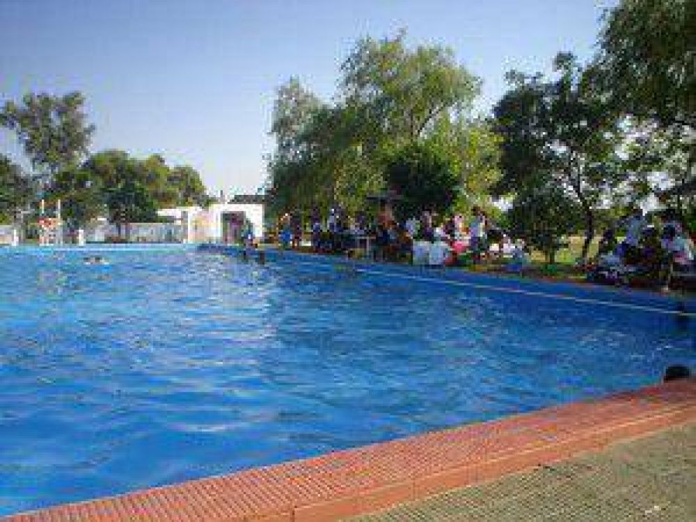 La Municipalidad controla el estado de los natatorios locales
