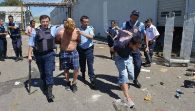 Comerciantes les dieron batalla a los saqueadores