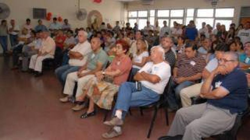 Las designaciones de parientes en Diputados calent� el clima previo a la Convenci�n Radical