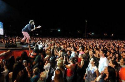 Carlos Paz: Diego Torres en la fiesta de apertura del Casino