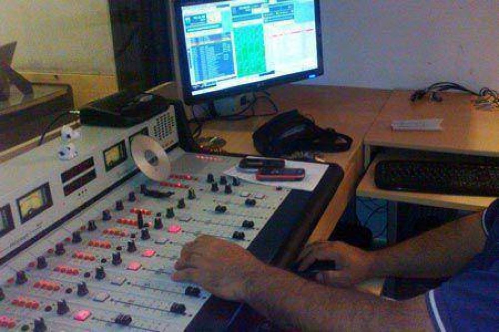 Aprobaron la ley para celebrar el D�a Provincial del Operador de Radio