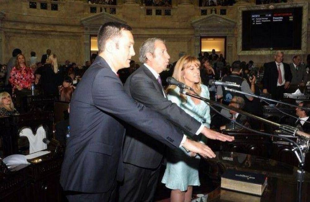 Cobos dijo que lo abuchearon porque lo ven como "una alternativa" para 2015