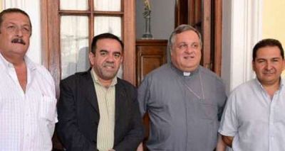 El ministro Walter Flores visit� al obispo Colombo