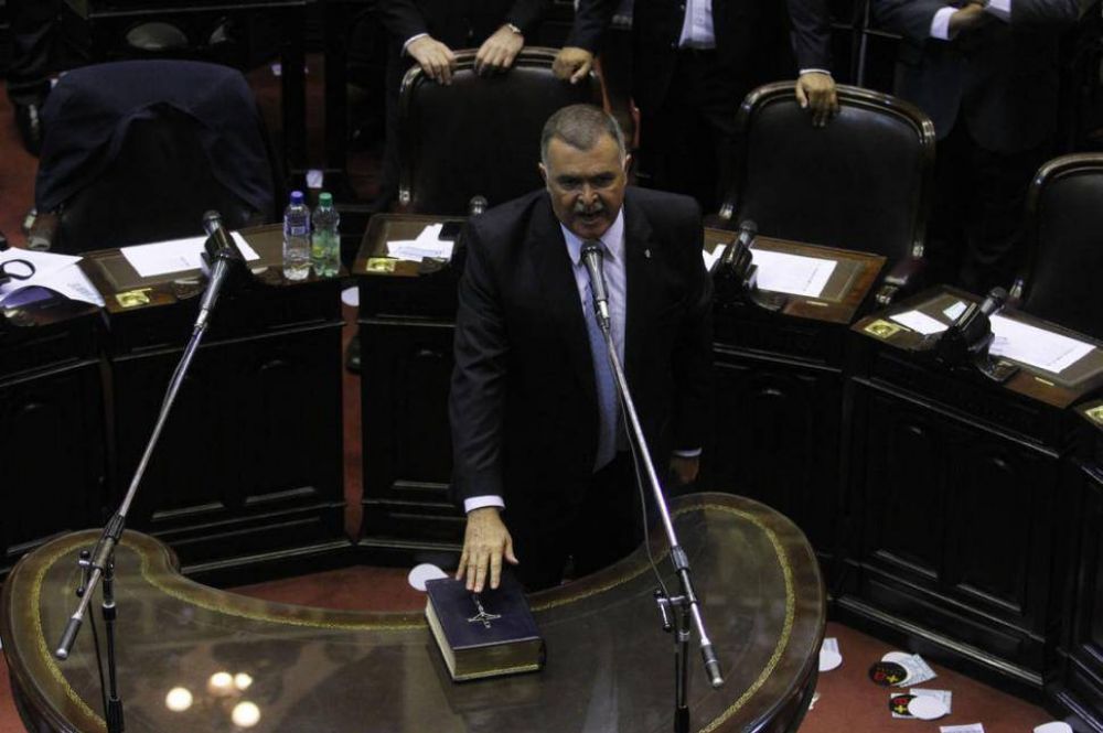 Juran cuatro, pero s�lo dos completar�an la gesti�n