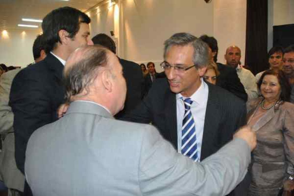  NO DESCARTAN EL PASE DE JOS� INZA A LAS FILAS DEL FRENTE RENOVADOR