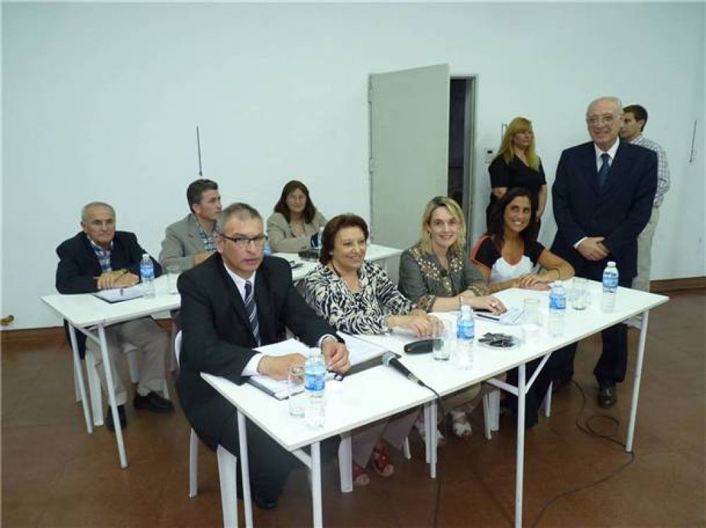 Hist�rica sesi�n en Pirovano con el ingreso del Presupuesto y la despedida de siete concejales