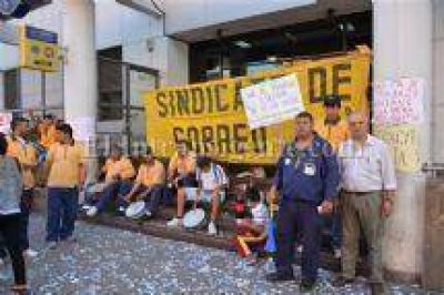 Por el paro en el Correo de Salta, hoy no se pagar�an los planes sociales al cientos de beneficiarios