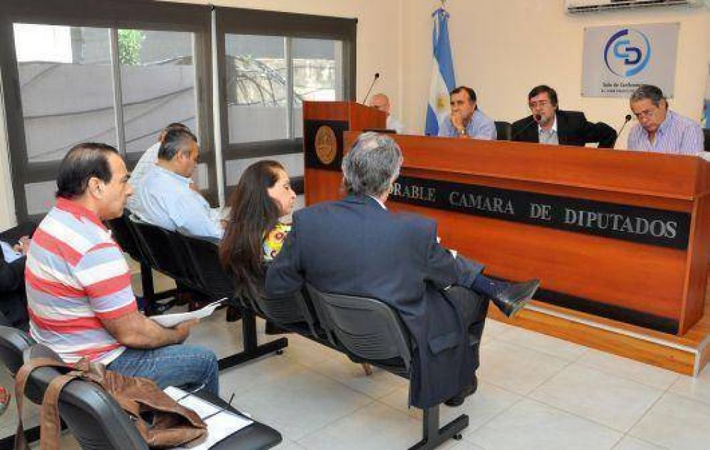Vaz Torres explicó el proyecto de Presupuesto 2014 ante Diputados