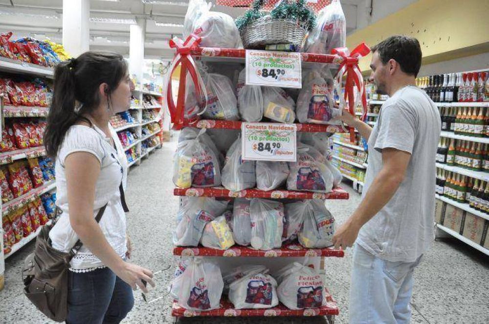Furor de ventas de la canasta navide�a en los supermercados