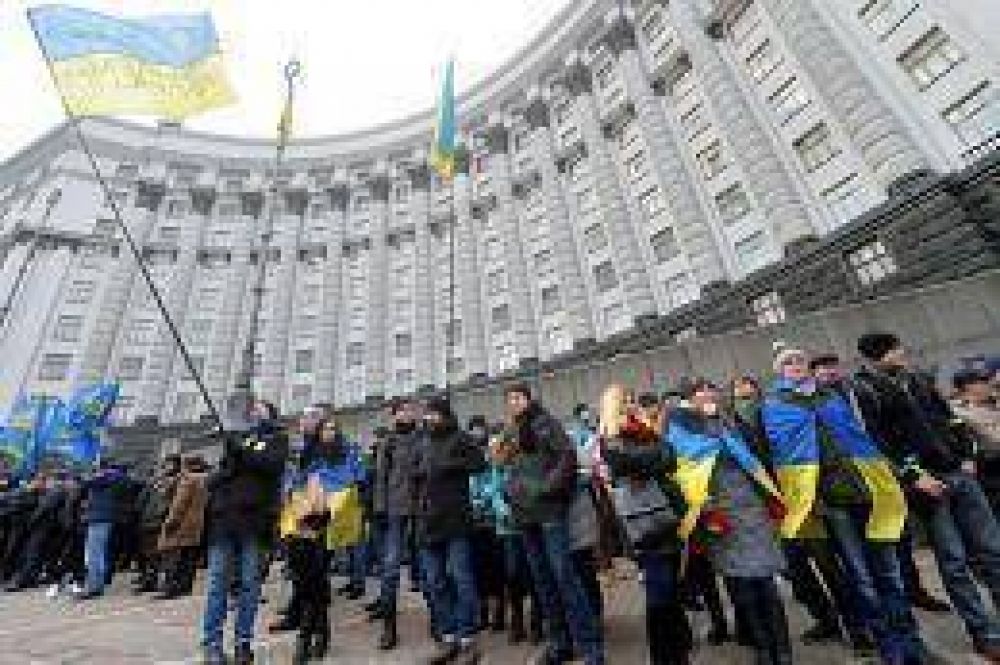La embajadora en Kiev descarta que haya argentinos en peligro