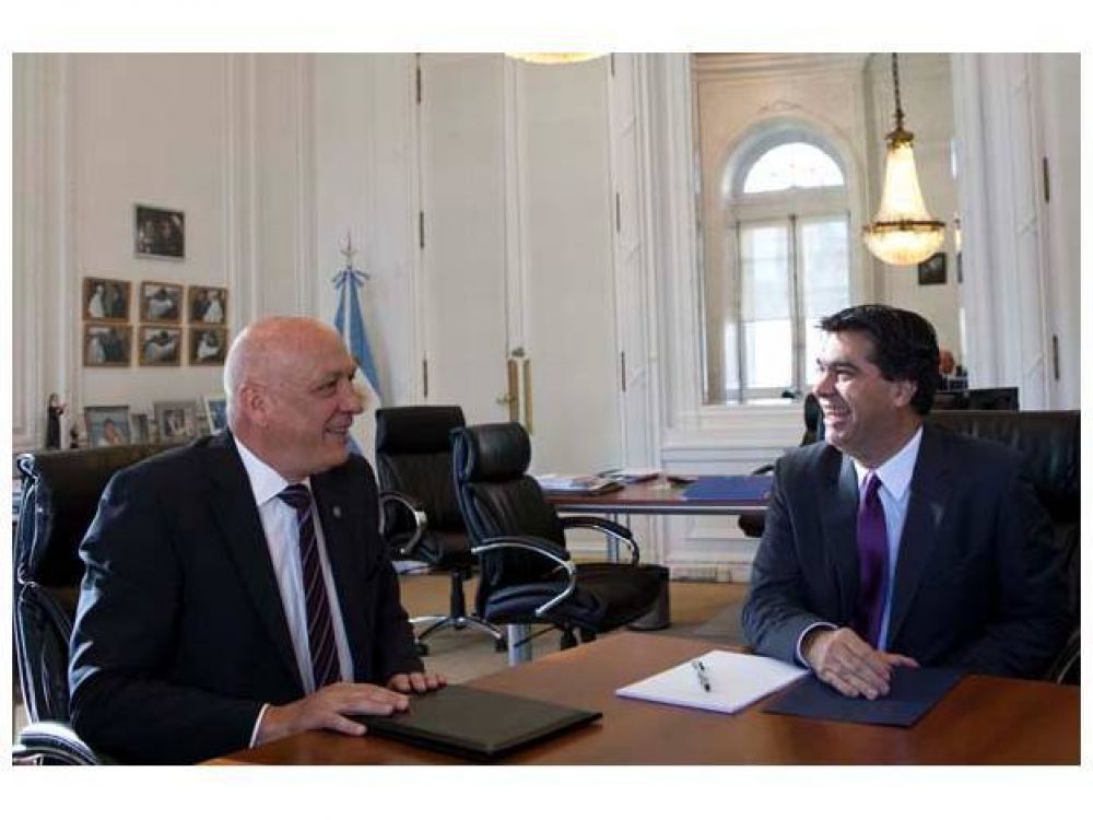 Capitanich defini� como "fruct�fera y productiva" la reuni�n con Bonfatti