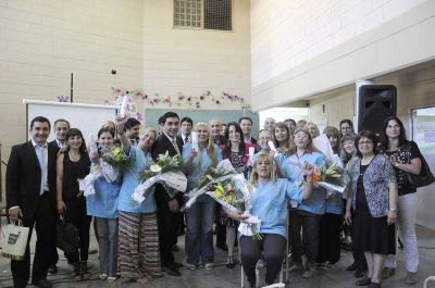 INTERNAS DE LA UNIDAD 33 DE LA PLATA SE RECIBIERON DE AUXILIARES EN ENFERMER�A