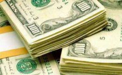 Blue subi� a $ 9,69 y el d�lar oficial a $ 6,235 (Central vendi� u$s 180 M)