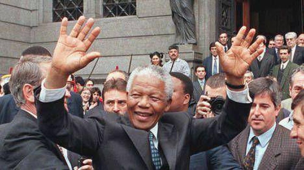 La atraccin de un lder nico: cuando Mandela visit la Argentina en 1998