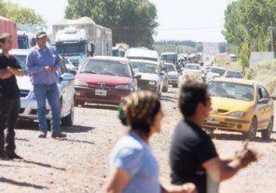 Vecinos de A�elo salieron a la ruta a pedir por m�dicos y un hospital 